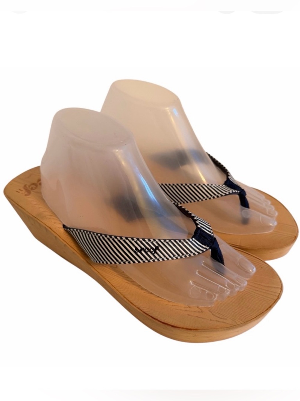Reef Striped Navy Blue and White Striped Wedge Thong Sandals 11 NEW